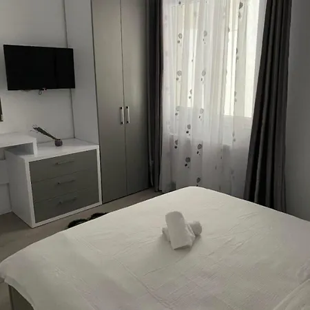 Marysela Mamaia Nord Apartment *